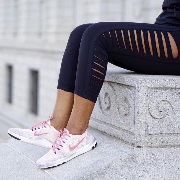 ZELLA Intrique High Waist Cut-Out Capri Leggings - Picture 4 of 7